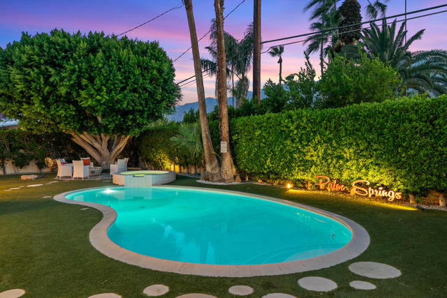 1115 Pasatiempo Road, Palm Springs CA: https://media.crmls.org/mediaz/b7adecae-a5af-47a8-8c85-313198ac8641.jpg