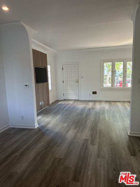 8818 Rangely Avenue, West Hollywood CA: https://media.crmls.org/mediaz/b7aed6f9-11dd-452f-8d72-f88f7698a495.jpg