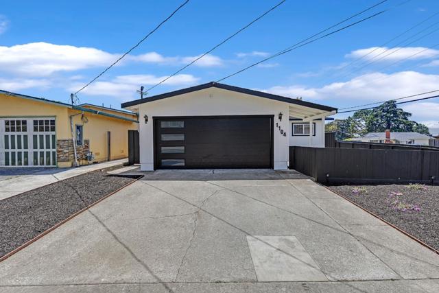 1104 Fassler Avenue, Pacifica CA: https://media.crmls.org/mediaz/b7af706a-3a6f-4e45-bf09-3d11b08e020e.jpg