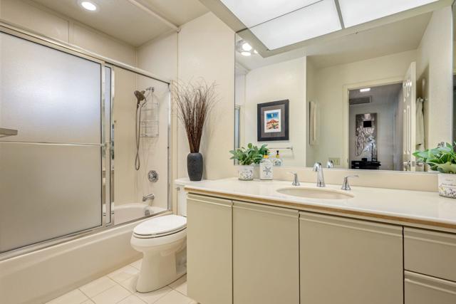 Image 42 of 47 For 78820 Runaway Bay Drive