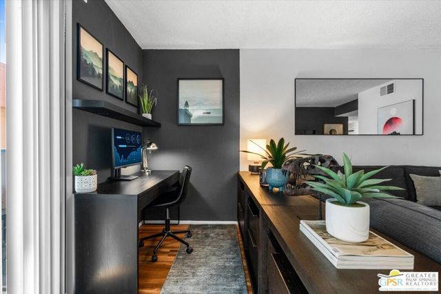 400 N Sunrise Way, Palm Springs CA: https://media.crmls.org/mediaz/b7b0b40f-08a9-455c-b68b-5dcbc9eba1b8.jpg