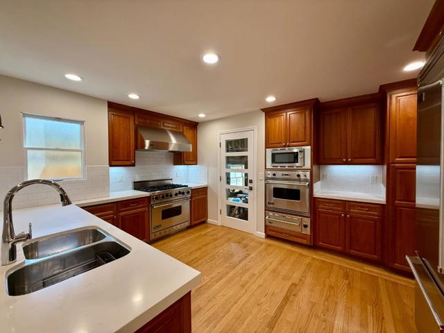 1082 Lupin Way, San Carlos CA: https://media.crmls.org/mediaz/b7b0c6fe-c390-4c92-9231-0a9ef7753999.jpg