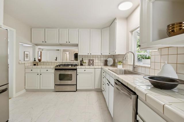 10605 Berkshire Drive, Los Altos Hills CA: https://media.crmls.org/mediaz/b7b0f697-6e21-41e9-8db6-52d7ee37a8f0.jpg