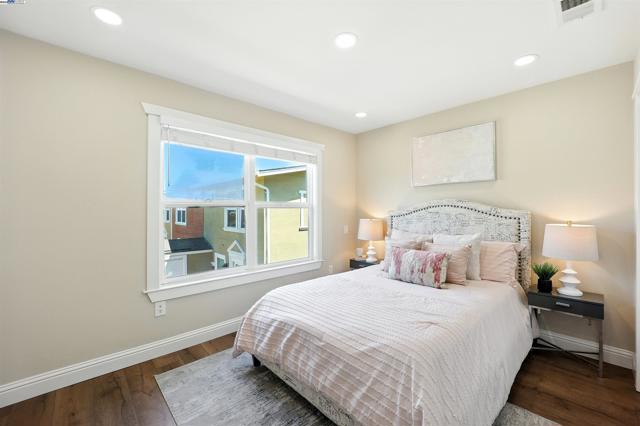 865 Carlisle Way, Sunnyvale CA: https://media.crmls.org/mediaz/b7b1516b-bebb-409a-92f4-5a4df19a43ab.jpg
