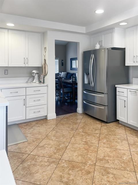 39201 Dovetree Drive, Murrieta CA: https://media.crmls.org/mediaz/b7b1c4d5-a08d-4c6b-8f0b-7a3c399ec421.jpg