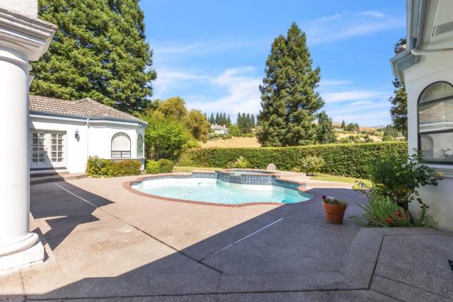 4443 Deer Field Way, Danville CA: https://media.crmls.org/mediaz/b7b203c2-1d06-4e03-90cd-21dbf177fde8.jpg