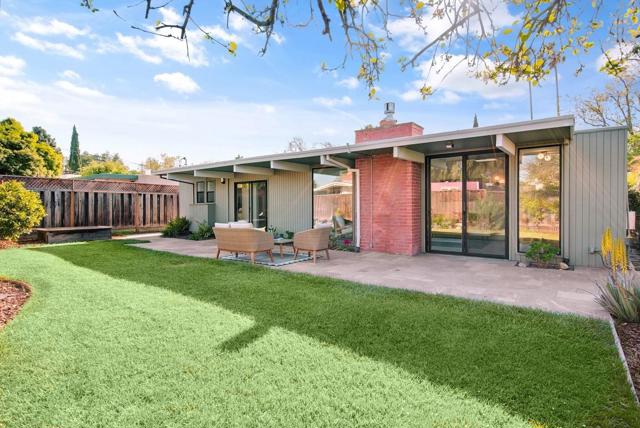 938 Ferngrove Drive, Cupertino CA: https://media.crmls.org/mediaz/b7b221dc-01bc-47cf-a2f5-92bc013e7e75.jpg