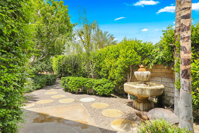 75745 Osage Trail, Indian Wells CA: https://media.crmls.org/mediaz/b7b3a1d7-3609-4d30-8366-923b661ef960.jpg