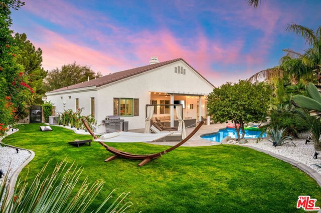 1083 E Circulo San Sorrento Road, Palm Springs CA: https://media.crmls.org/mediaz/b7b3f720-7c35-4fc7-a88e-ab84c6ccbdf1.jpg