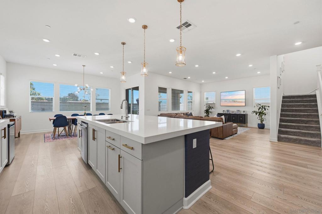 305 Creekview Ct - photo 16