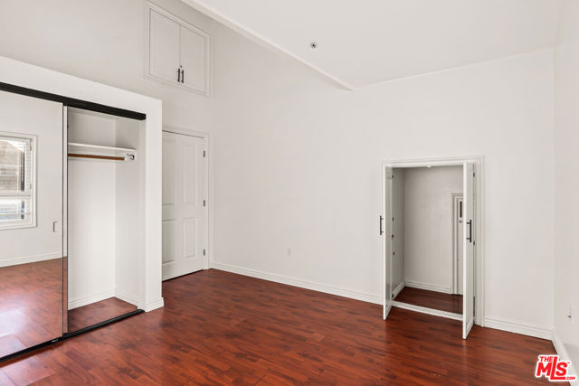 2667 Menlo Avenue, Los Angeles CA: https://media.crmls.org/mediaz/b7b4c16d-1f0f-4e8f-bd1b-b35314f63eda.jpg