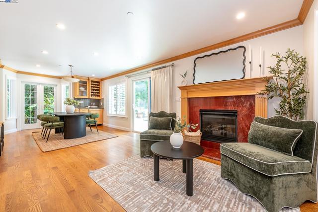32760 Orick St, Union City CA: https://media.crmls.org/mediaz/b7b4d123-d9a0-4f76-a8e6-df4c4007d9ec.jpg