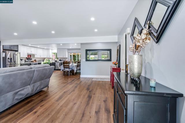 Image 4 of 22 For 8037 Santa Barbara Dr