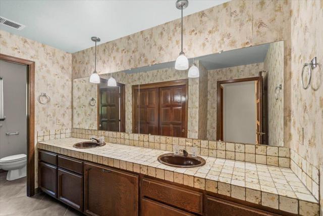 2155 Lilac Lane, Morgan Hill CA: https://media.crmls.org/mediaz/b7b4f0cf-ef69-4b77-927b-1f27269a721e.jpg