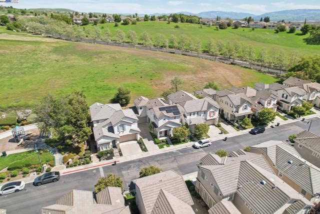 Image 31 of 39 For 5783 Shadow Hill Dr