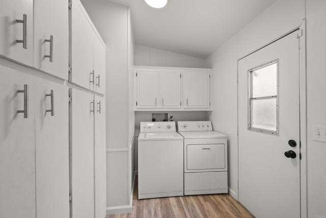 8620 Atlas View Drive, Santee CA: https://media.crmls.org/mediaz/b7b71277-5cc4-4b23-a41d-031fb64d2535.jpg
