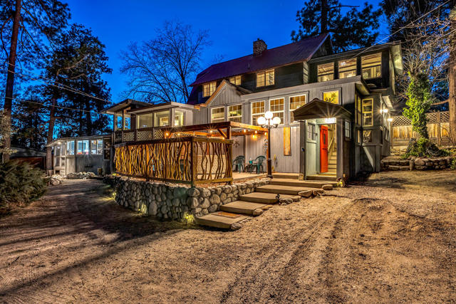 25585 Alderwood St Street, Idyllwild CA: https://media.crmls.org/mediaz/b7b75dc5-071c-4f07-9d01-bd7ff2e129e6.jpg
