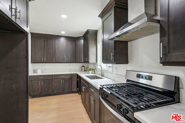 834 E 90th Street, Los Angeles CA: https://media.crmls.org/mediaz/b7b7bb11-40d3-4564-87b0-eac901bc1e59.jpg