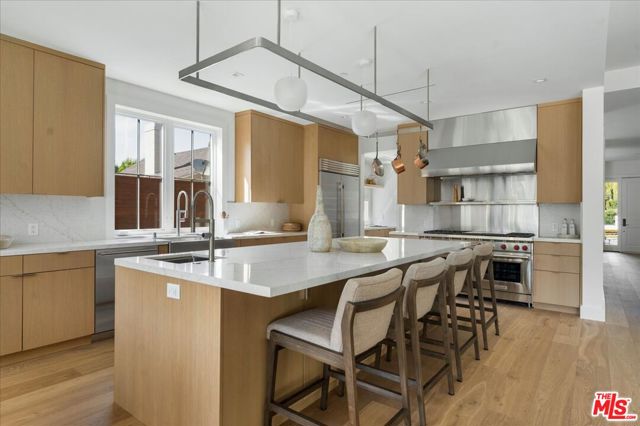 4 Bed Home for Sale in Los Angeles, California