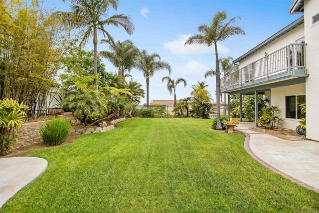 6823 Corintia St, Carlsbad CA: https://media.crmls.org/mediaz/b7b951b4-1981-4aff-8591-6d496be50f2d.jpg