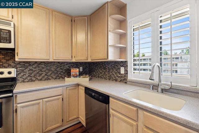1790 Ellis St, Concord CA: https://media.crmls.org/mediaz/b7b9a27b-2cdf-4b2f-b4c7-56183ba66bb3.jpg