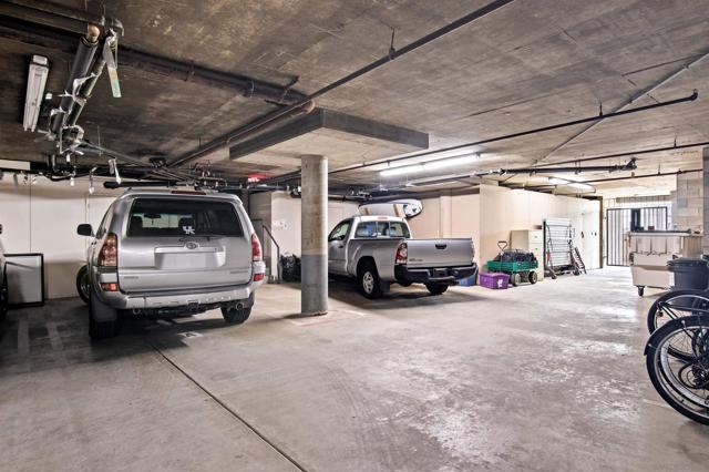 1221 Parker Pl, San Diego CA: https://media.crmls.org/mediaz/b7ba79ed-4ea5-41fb-aee9-098547b17b88.jpg