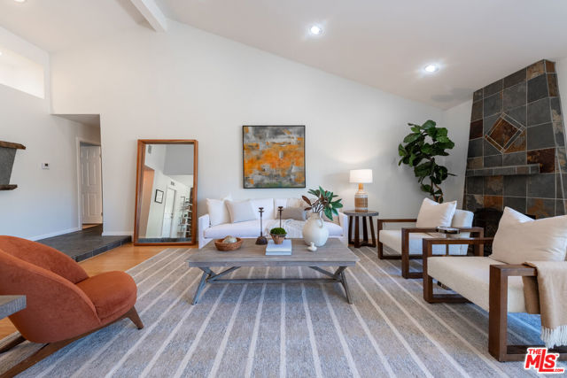 8919 Moorcroft Avenue, West Hills CA: https://media.crmls.org/mediaz/b7bb558c-dab9-4563-92ca-a4527f4b6de1.jpg