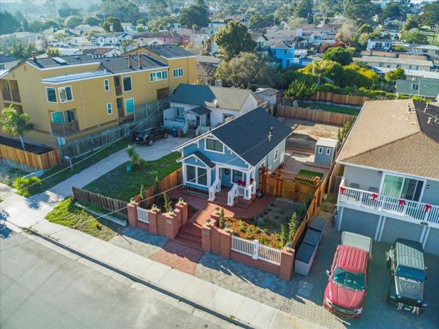 272 Clay Street, Monterey CA: https://media.crmls.org/mediaz/b7bbf0a8-7109-4784-89ed-8679529bf788.jpg