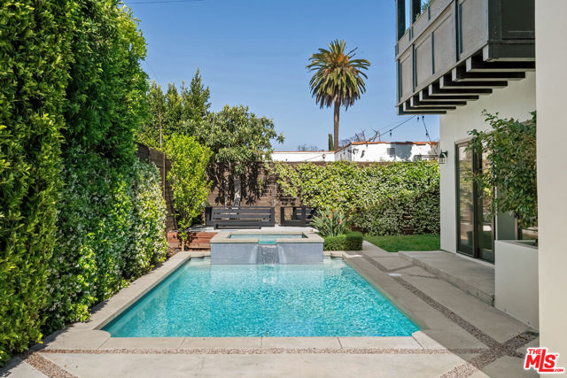 530 N Alta Vista Boulevard, Los Angeles CA: https://media.crmls.org/mediaz/b7bc50fd-2f7c-49f9-90dd-5d99673305b7.jpg
