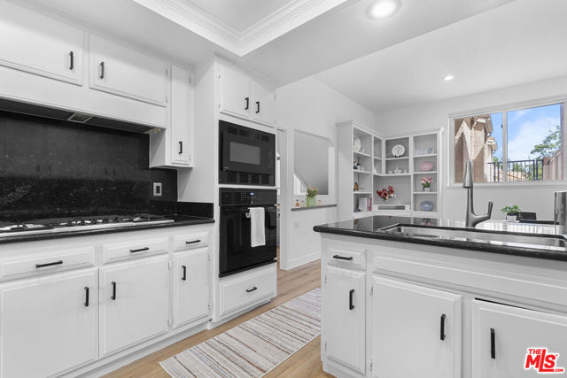 532 Riviera Court, Fullerton CA: https://media.crmls.org/mediaz/b7bd83c2-ba79-40fa-ba82-22baf1140949.jpg