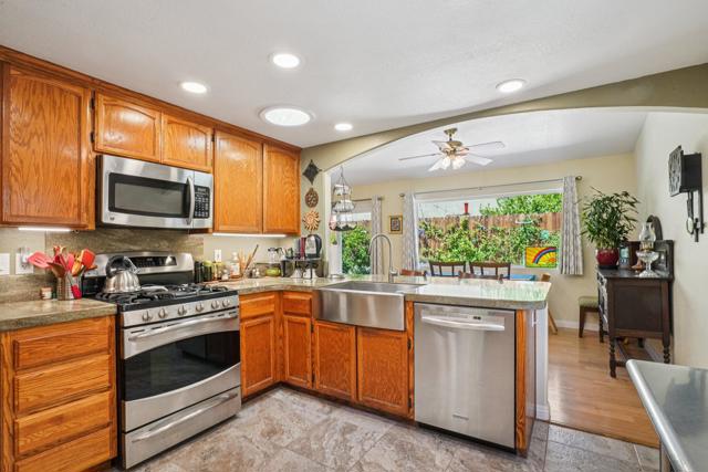 52165 Avenida Cortez, La Quinta CA: https://media.crmls.org/mediaz/b7be4cdc-67d9-4c29-9957-0ee8f3a1b2f6.jpg
