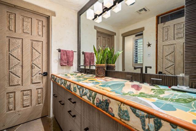 475 S Via Las Palmas, Palm Springs CA: https://media.crmls.org/mediaz/b7be9bcd-8bdf-47aa-8bfa-e019781640b6.jpg