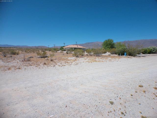 1 Indigo Lane, Borrego Springs CA: https://media.crmls.org/mediaz/b7bee2b3-8408-455f-b511-4c83b288f5bd.jpg