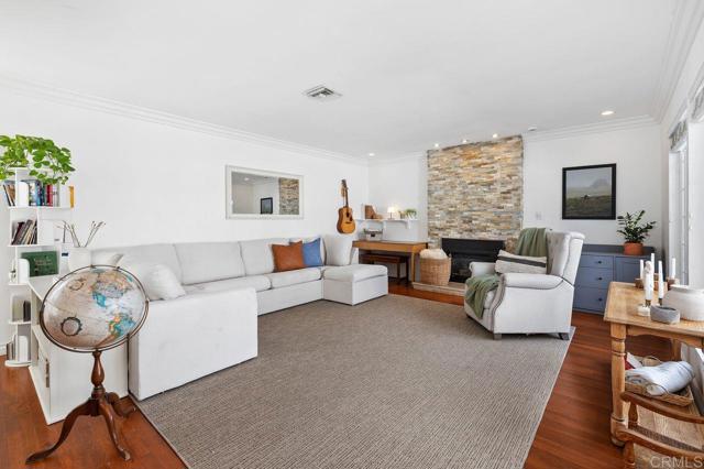 Detail Gallery Image 4 of 45 For 6849 Ballinger Ave, San Diego,  CA 92119 - 3 Beds | 2 Baths