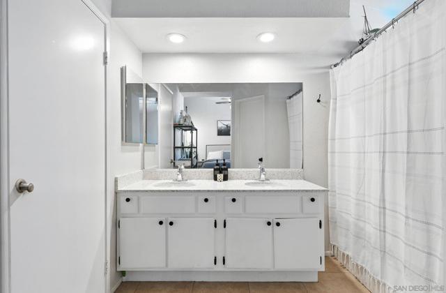 23886 Red Clover Cir, Murrieta CA: https://media.crmls.org/mediaz/b7bf52fc-9242-4599-afd5-e7b1de3185b3.jpg