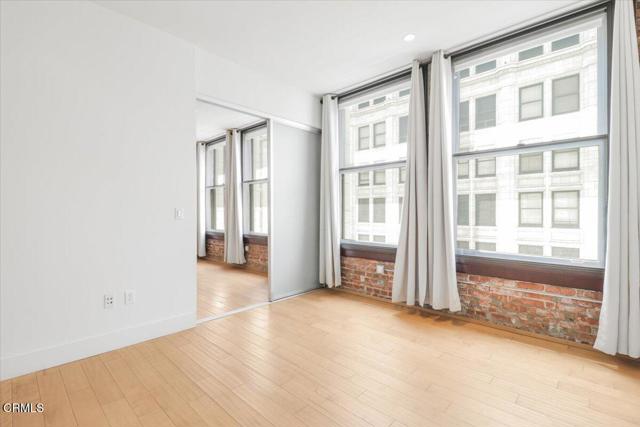 460 S Spring Street, Los Angeles CA: https://media.crmls.org/mediaz/b7bf6262-c3cf-476a-ac7f-be7feeebf59e.jpg
