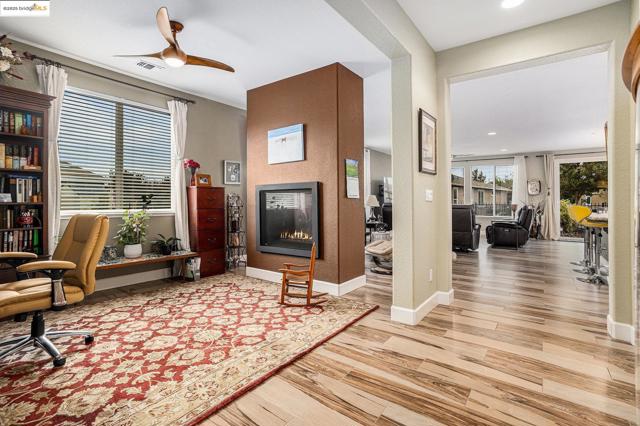 299 Marks Rd, Rio Vista CA: https://media.crmls.org/mediaz/b7bfaca9-be35-4a5f-a91d-10929df13f80.jpg