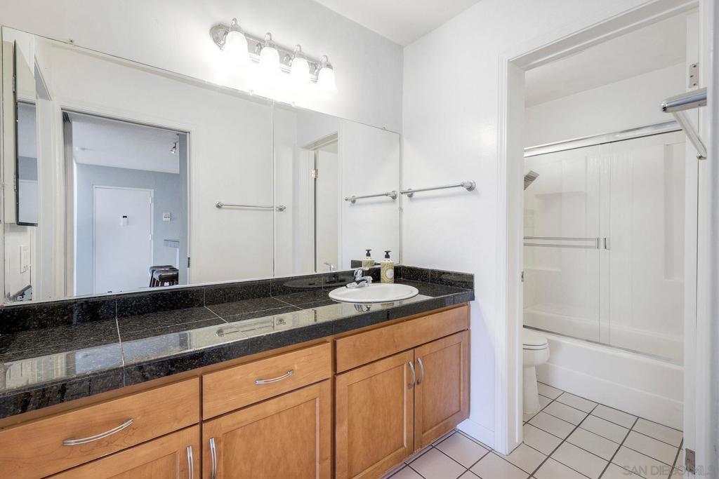 4600 Lamont - photo 18