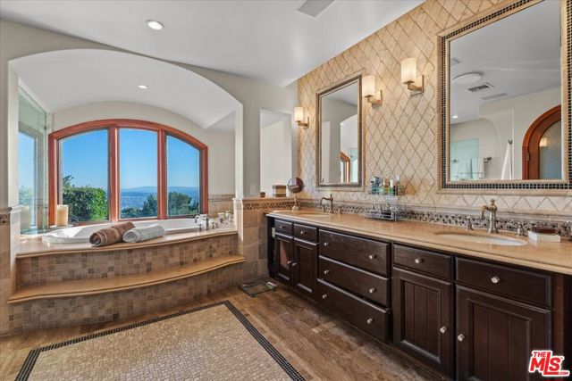 1740 Carla, Beverly Hills CA: https://media.crmls.org/mediaz/b7c15e89-d4ed-4be6-9e77-73d6287a085c.jpg