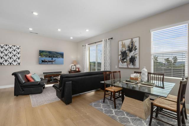 Detail Gallery Image 7 of 42 For 1220 Sunrise View #101,  San Marcos,  CA 92078 - 3 Beds | 2/1 Baths