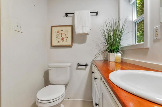 160 Woodland Drive, Ben Lomond CA: https://media.crmls.org/mediaz/b7c19146-82b4-4afa-9e37-720cbaf4068e.jpg