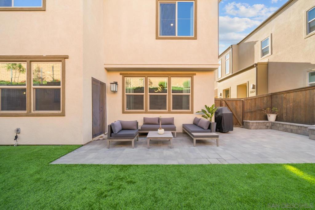 2208 Trevi Cir