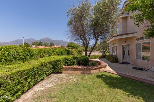 1062 Meadowlark Drive, Fillmore CA: https://media.crmls.org/mediaz/b7c2ac2a-7daa-4d96-b0ec-390066c8a2fe.jpg