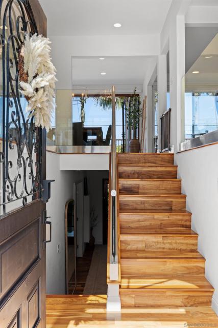 Image 4 of 45 For 8412 La Jolla Shores Dr