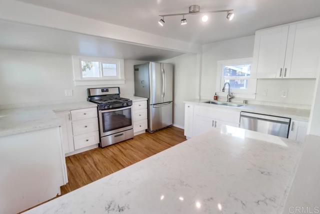 Image 11 of 75 For 5044 Guava Avenue