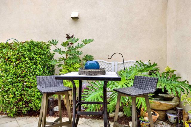 7301 Seafarer Pl, Carlsbad CA: https://media.crmls.org/mediaz/b7c3e866-b450-4fe6-8693-f9b82481c114.jpg