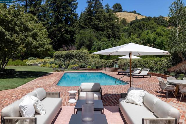 3828 Happy Valley Road, Lafayette CA: https://media.crmls.org/mediaz/b7c44b14-00e3-4f2f-b747-41b3c6c24eca.jpg