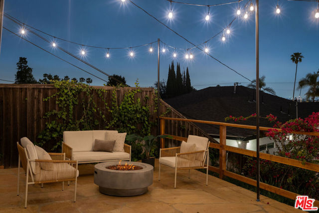 4405 Springdale Drive, Los Angeles CA: https://media.crmls.org/mediaz/b7c54218-333d-44d4-aaa2-f87b2ec23c9a.jpg