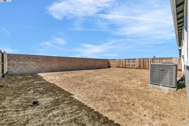 4171 Markovich Ct, Richmond CA: https://media.crmls.org/mediaz/b7c5b68b-68de-4409-ae33-c7108cd61a7a.jpg