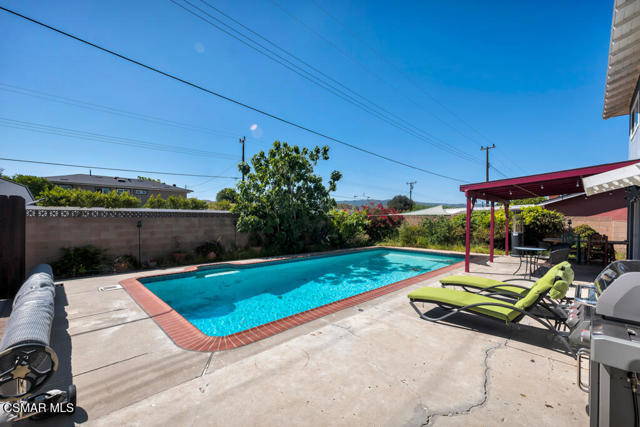3064 Galena Avenue, Simi Valley CA: https://media.crmls.org/mediaz/b7c5f68c-1fa7-49db-ad08-f070e60d1513.jpg